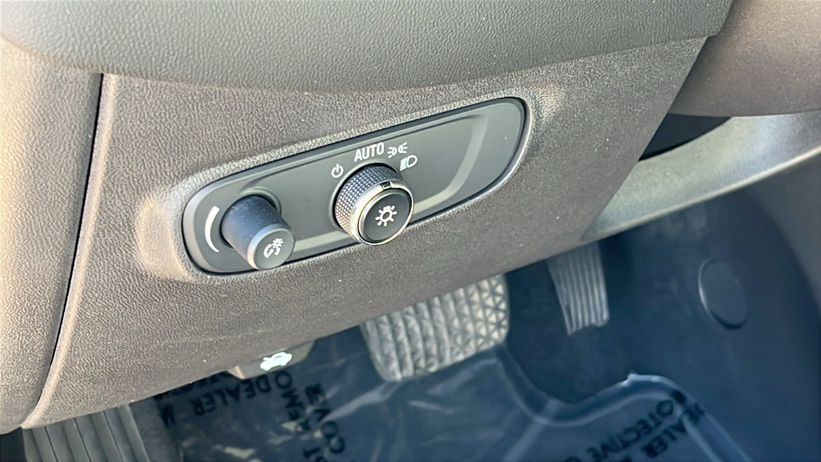 Certified 2021 Chevrolet Equinox LS image 13