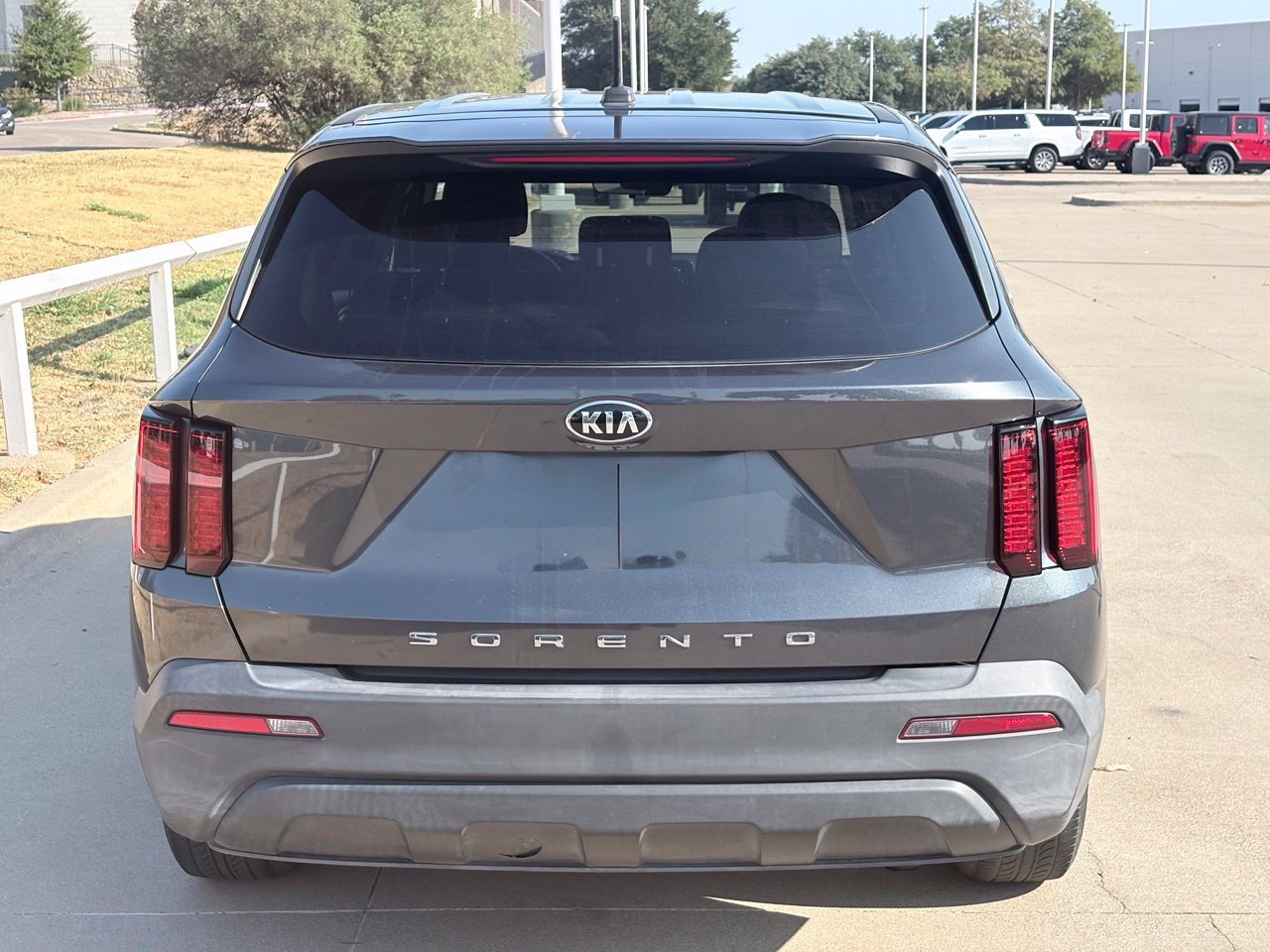 Used 2021 Kia Sorento LX FWD image 5