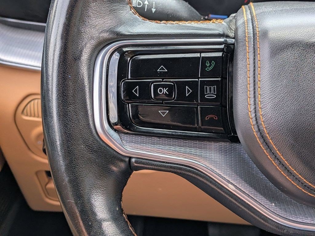Used 2022 Jeep Grand Wagoneer Series III AWD/4WD image 16