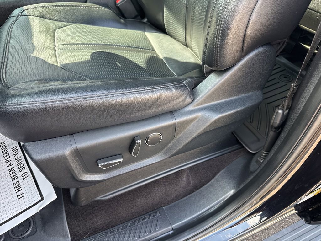 Used 2021 Ford Expedition Limited AWD/4WD image 13