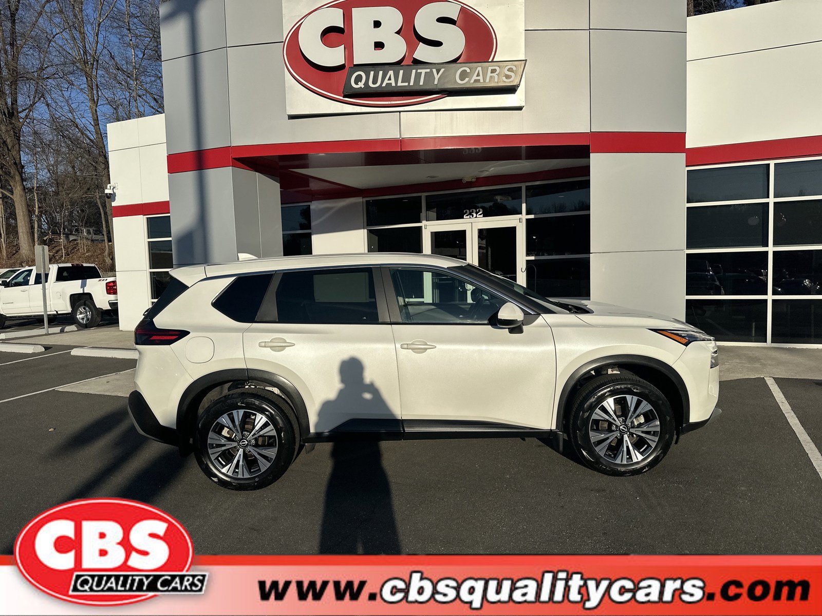 Used 2022 Nissan Rogue SV AWD/4WD image 1