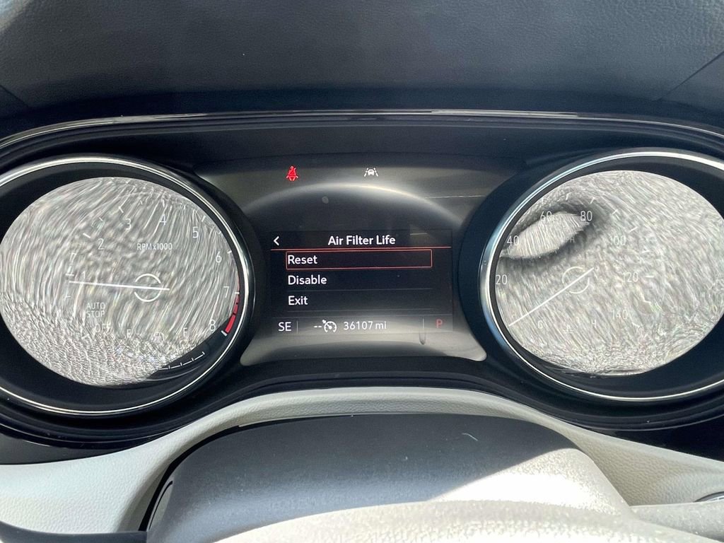 Used 2023 Buick Encore GX Essence w/ Experience Buick Package FWD image 20