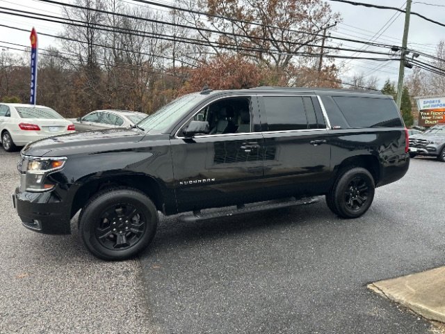Used 2019 Chevrolet Suburban LT image 2