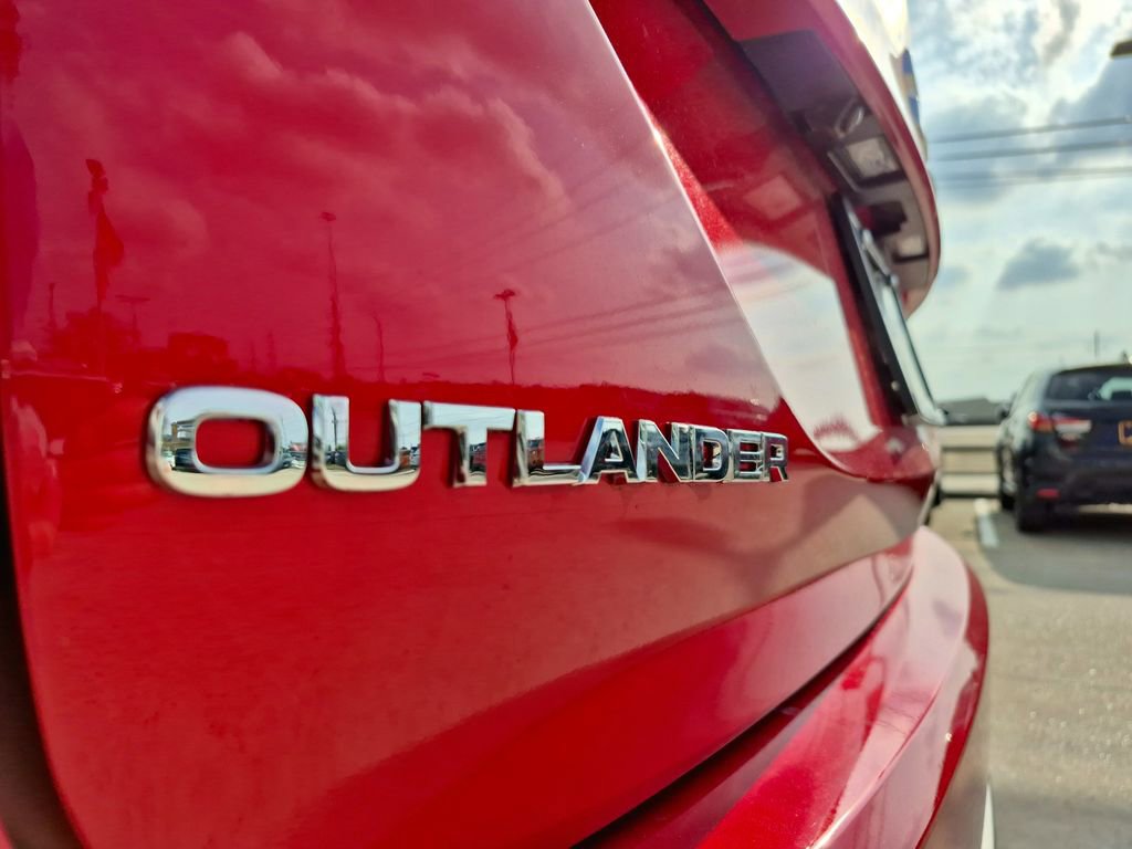 New 2026 Mitsubishi Outlander ES FWD image 32