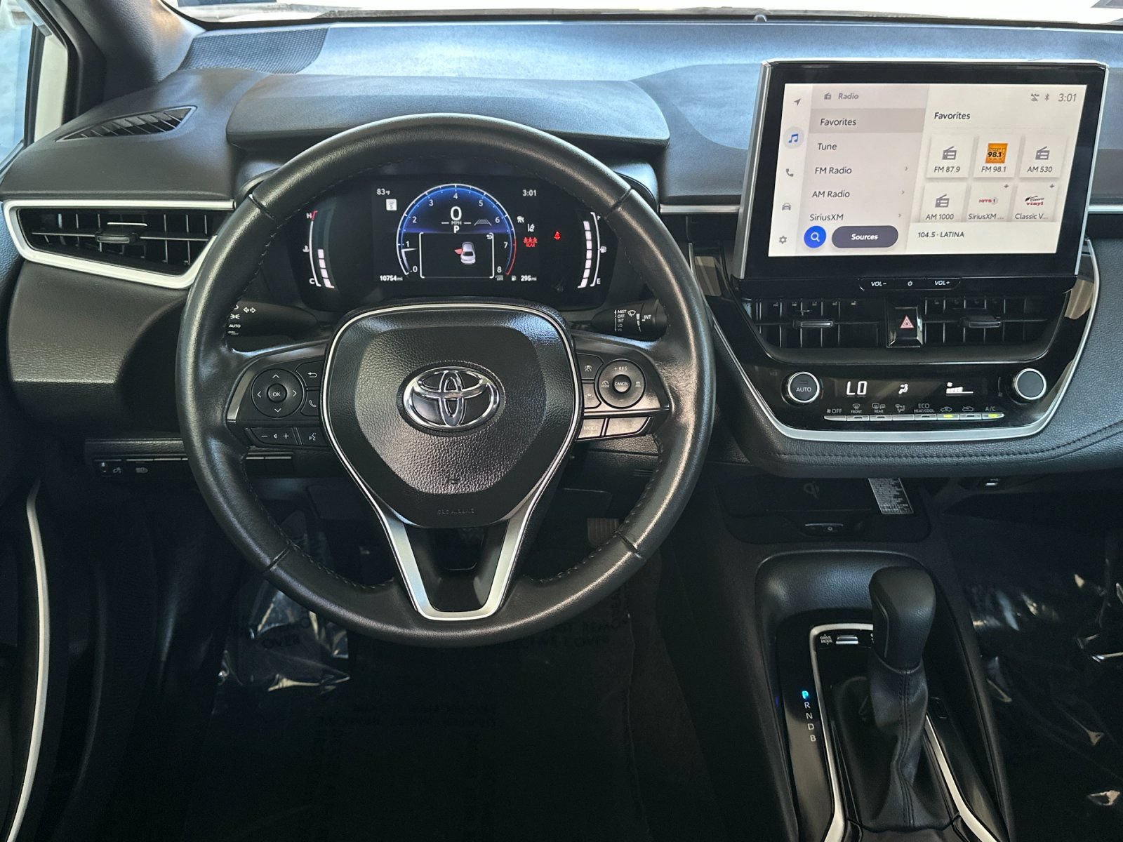 Used 2025 Toyota Corolla SE w/ SE Premium Package FWD image 13