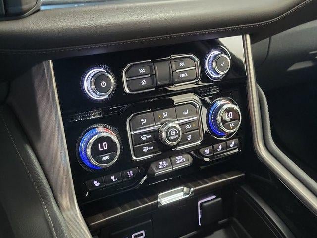Used 2023 GMC Yukon XL Denali w/ Denali Reserve Package AWD/4WD image 29