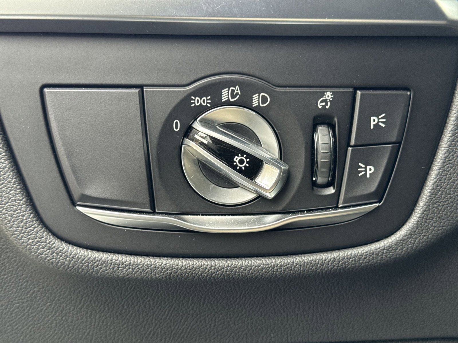 Used 2024 BMW X3 xDrive30i w/ Premium Package image 21