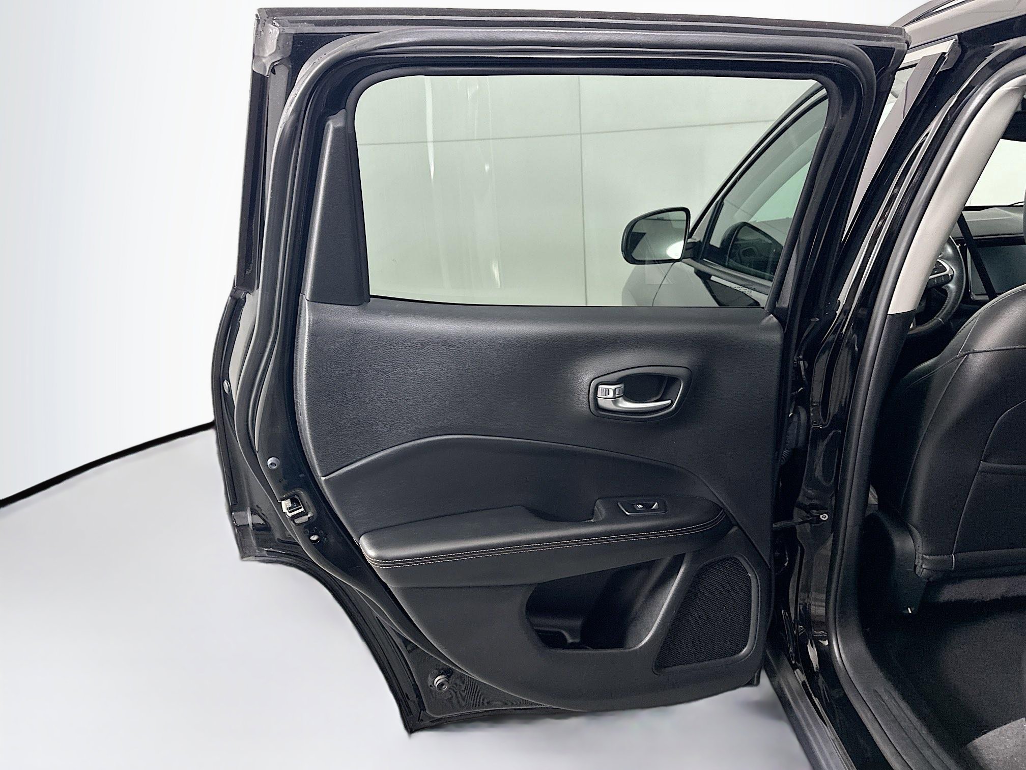 Used 2019 Jeep Compass Limited image 26