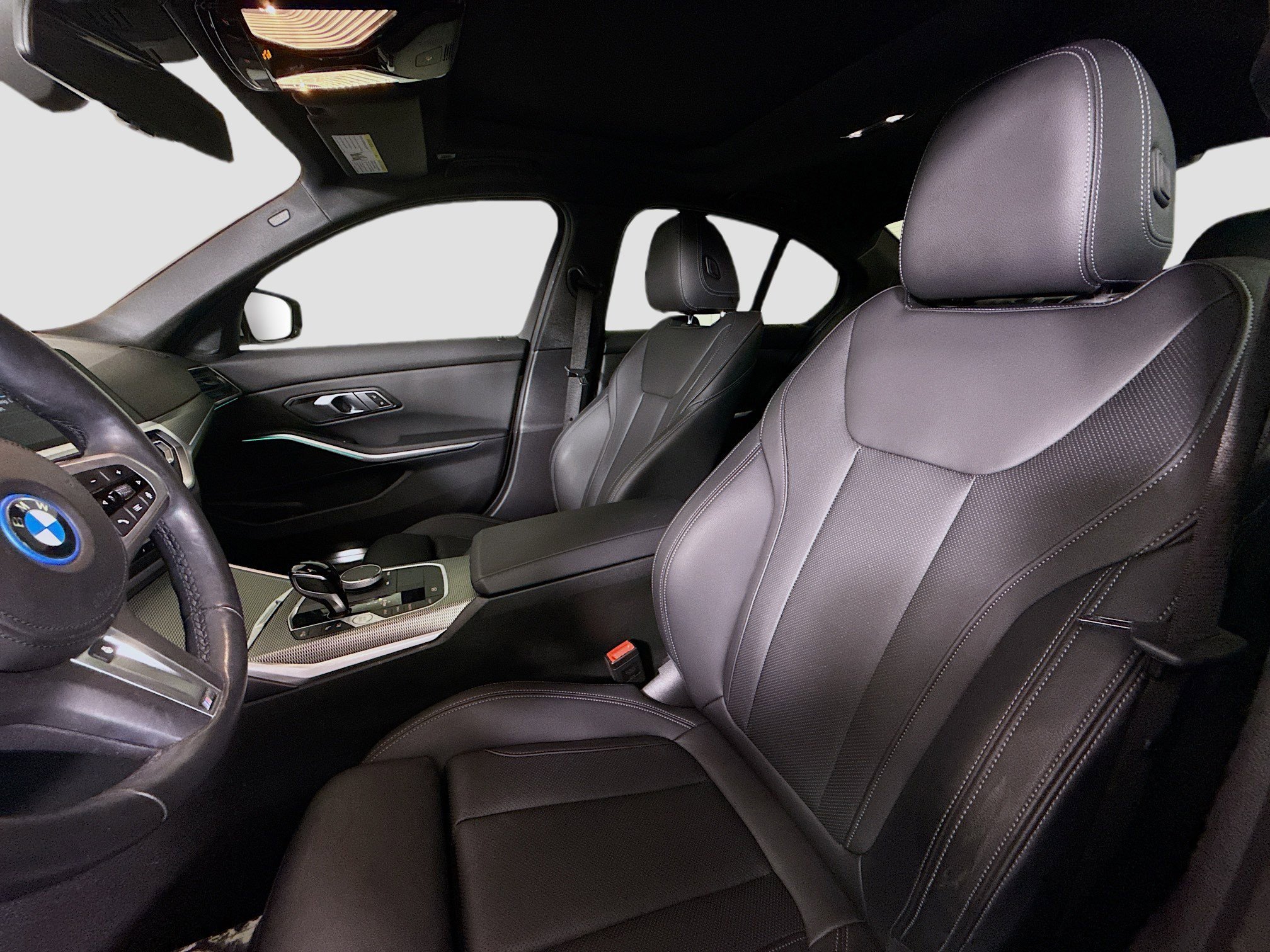 Used 2022 BMW 330e w/ M Sport Package image 22