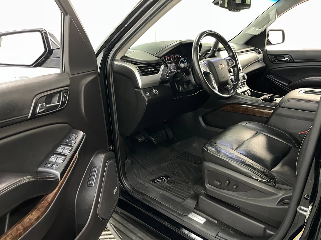 Used 2016 Chevrolet Suburban LT RWD image 24