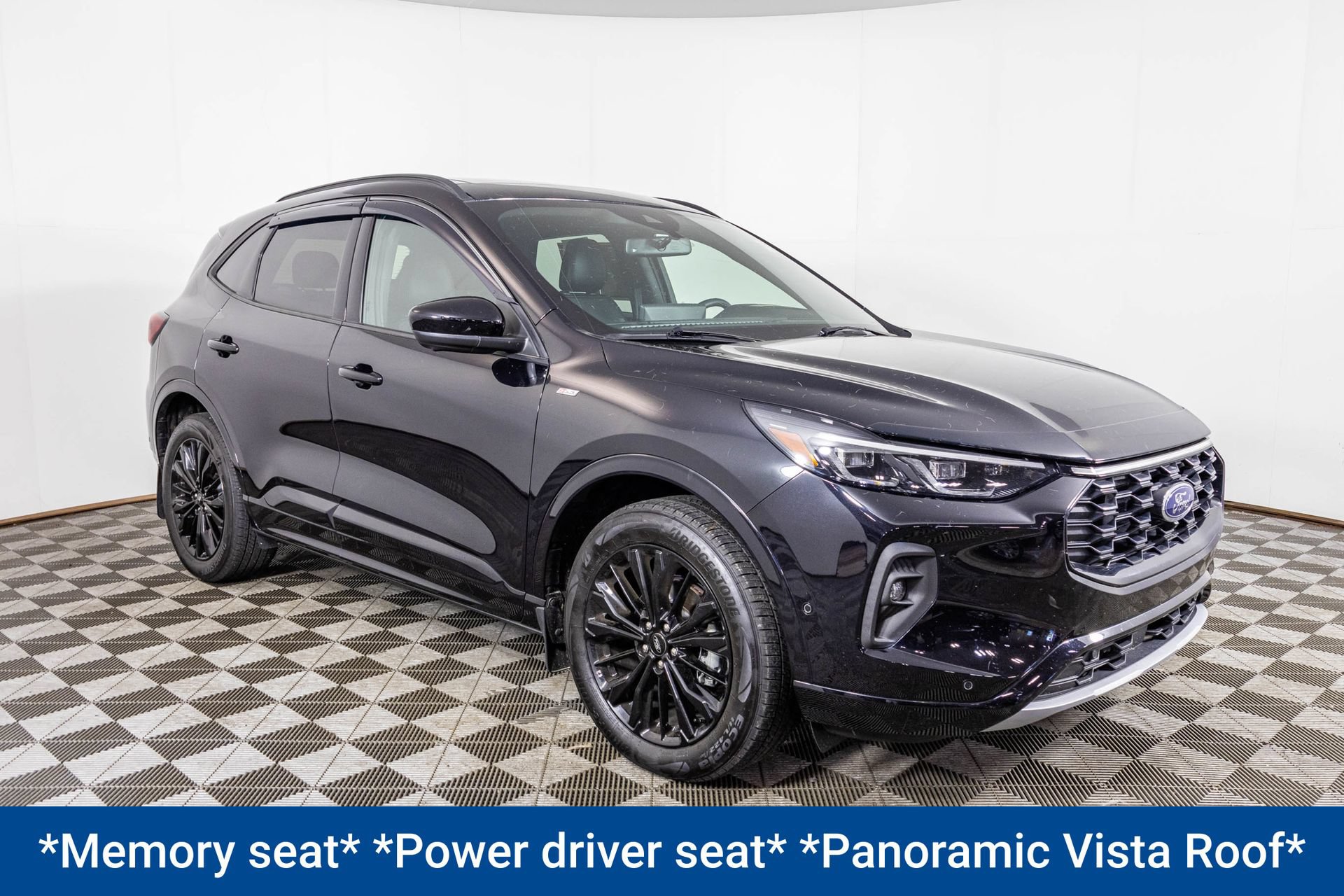 Used 2024 Ford Escape ST-Line Elite w/ Premium Technology Package AWD/4WD image 17