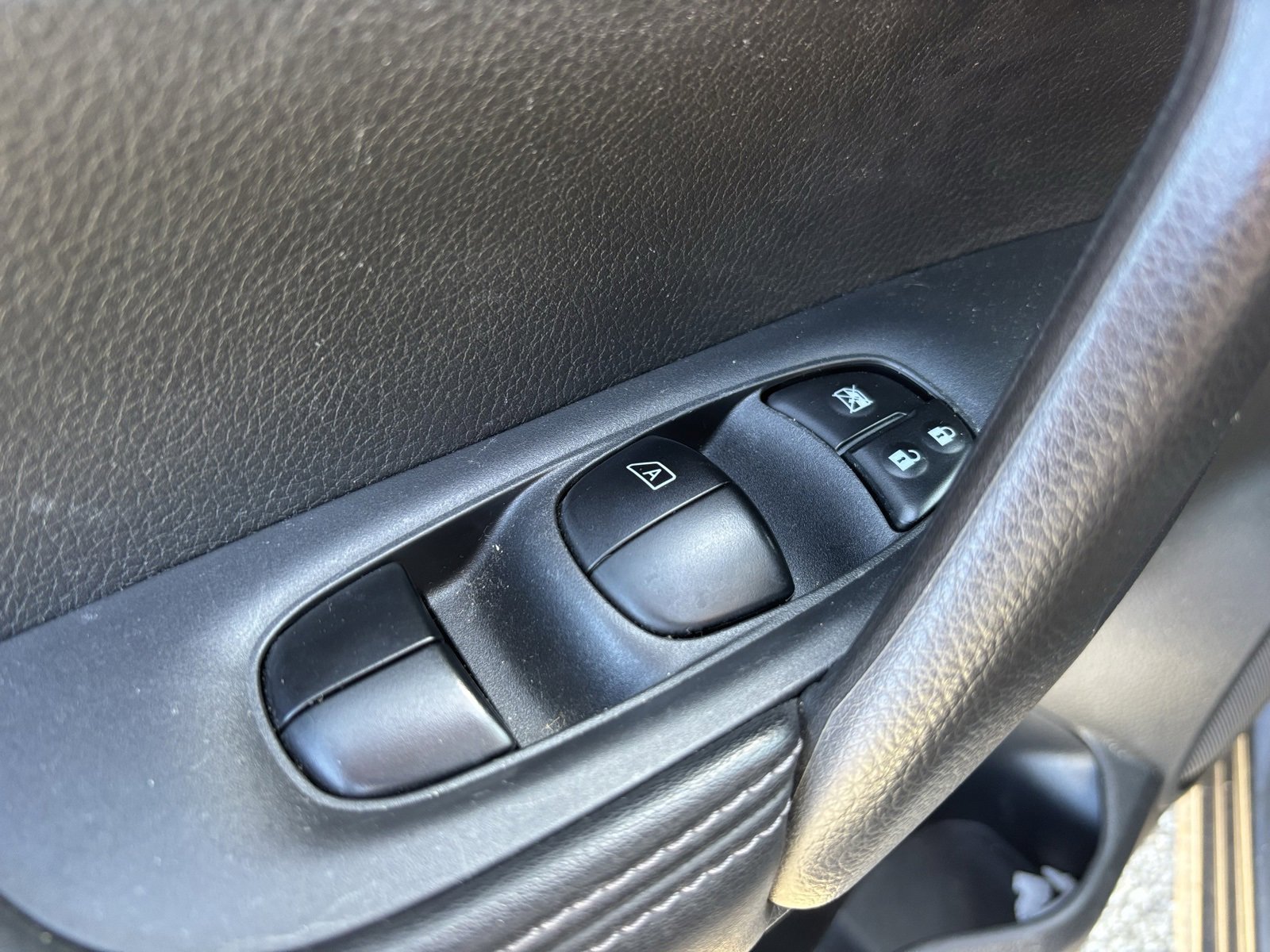 Used 2018 Nissan Rogue Sport S image 4