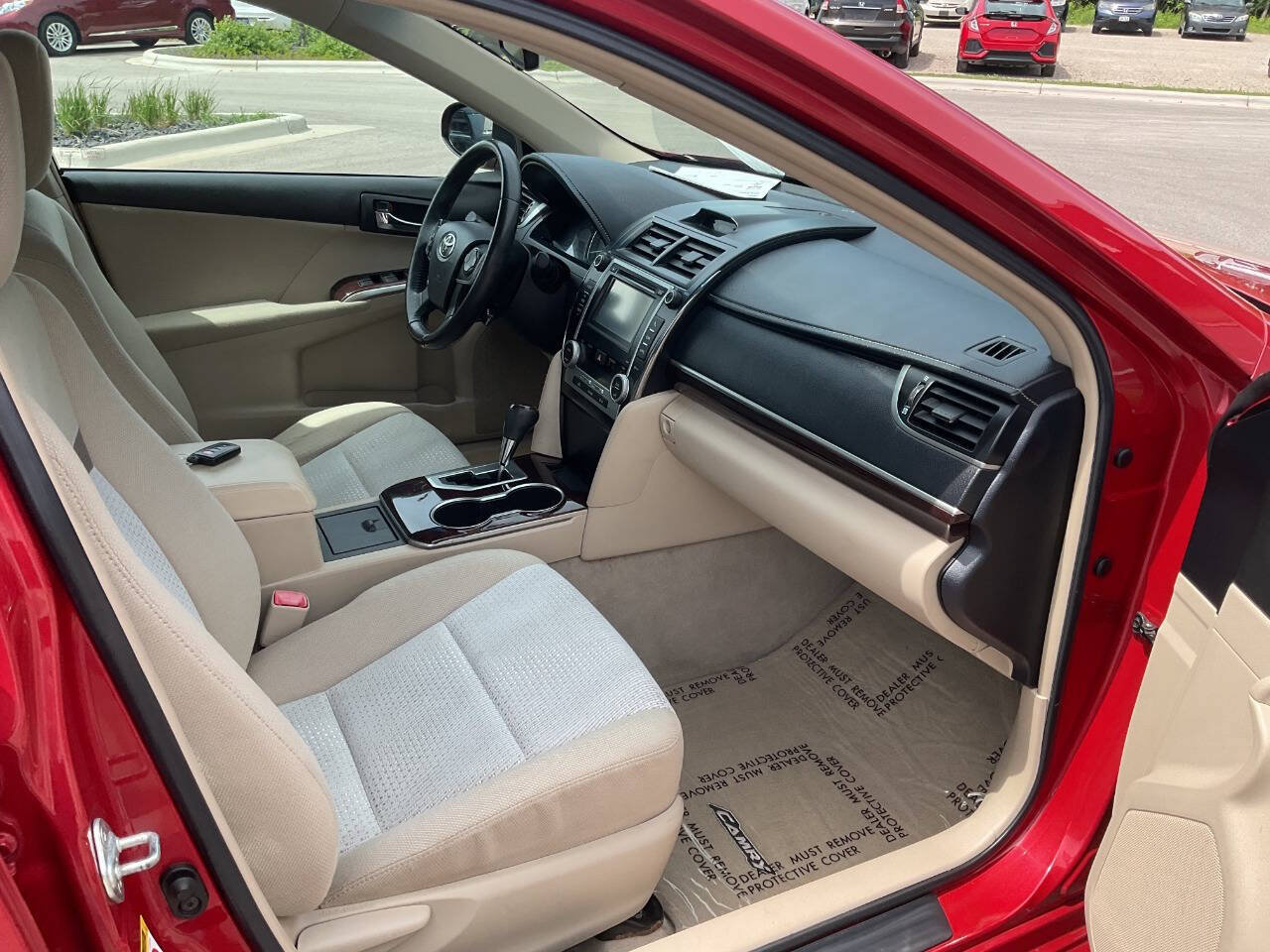 Used 2012 Toyota Camry XLE w/ Convenience Pkg FWD image 39