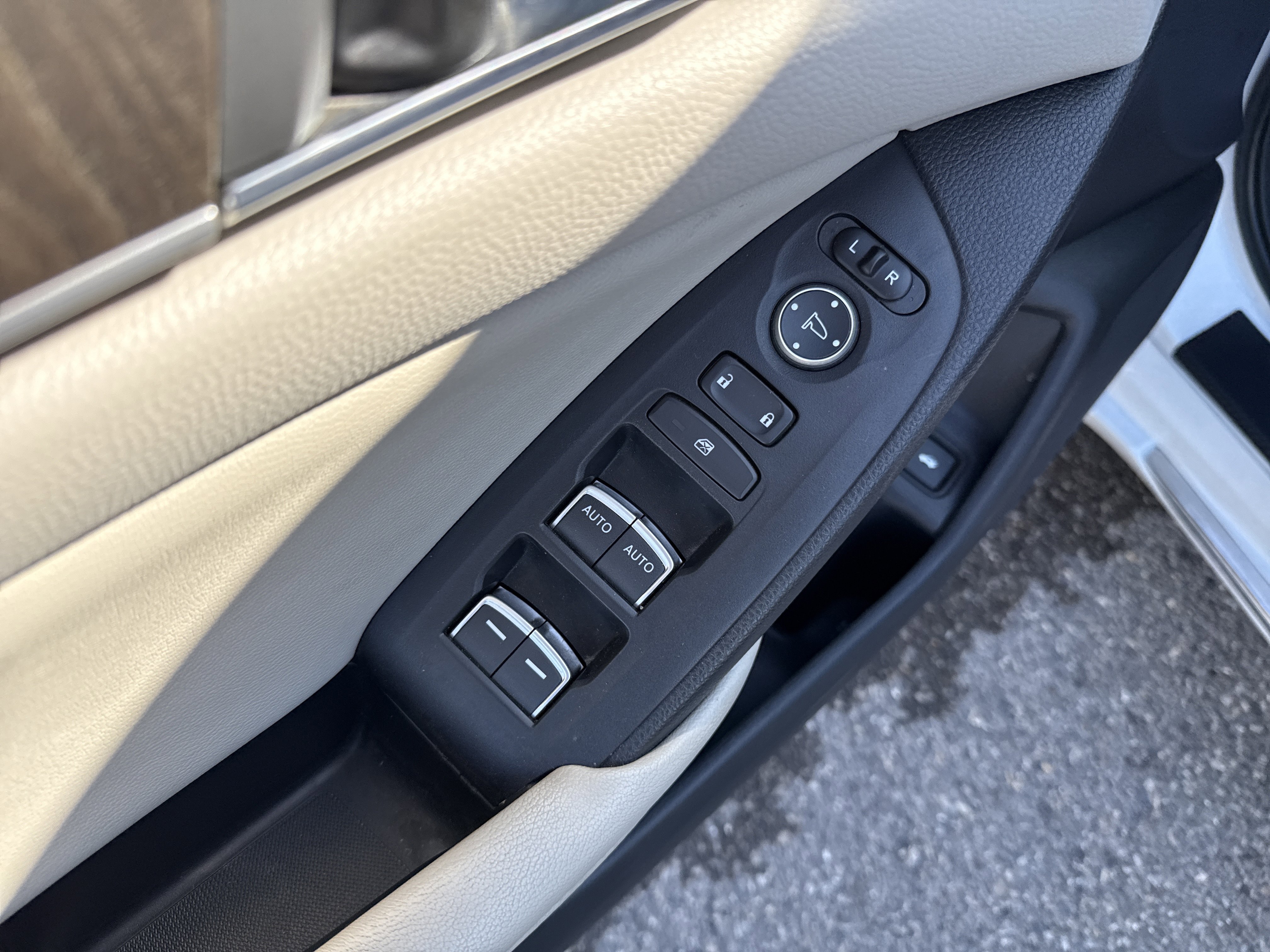 Used 2018 Honda Accord EX image 15