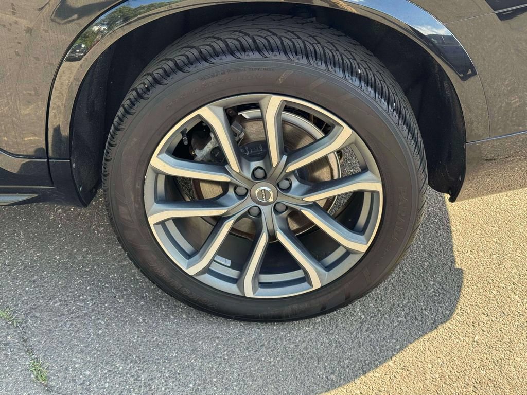 Used 2016 Volvo XC90 T6 Momentum AWD/4WD image 11