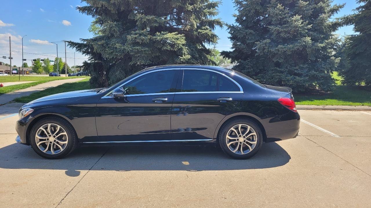 Used 2016 Mercedes-Benz C 300 4MATIC Sedan image 11