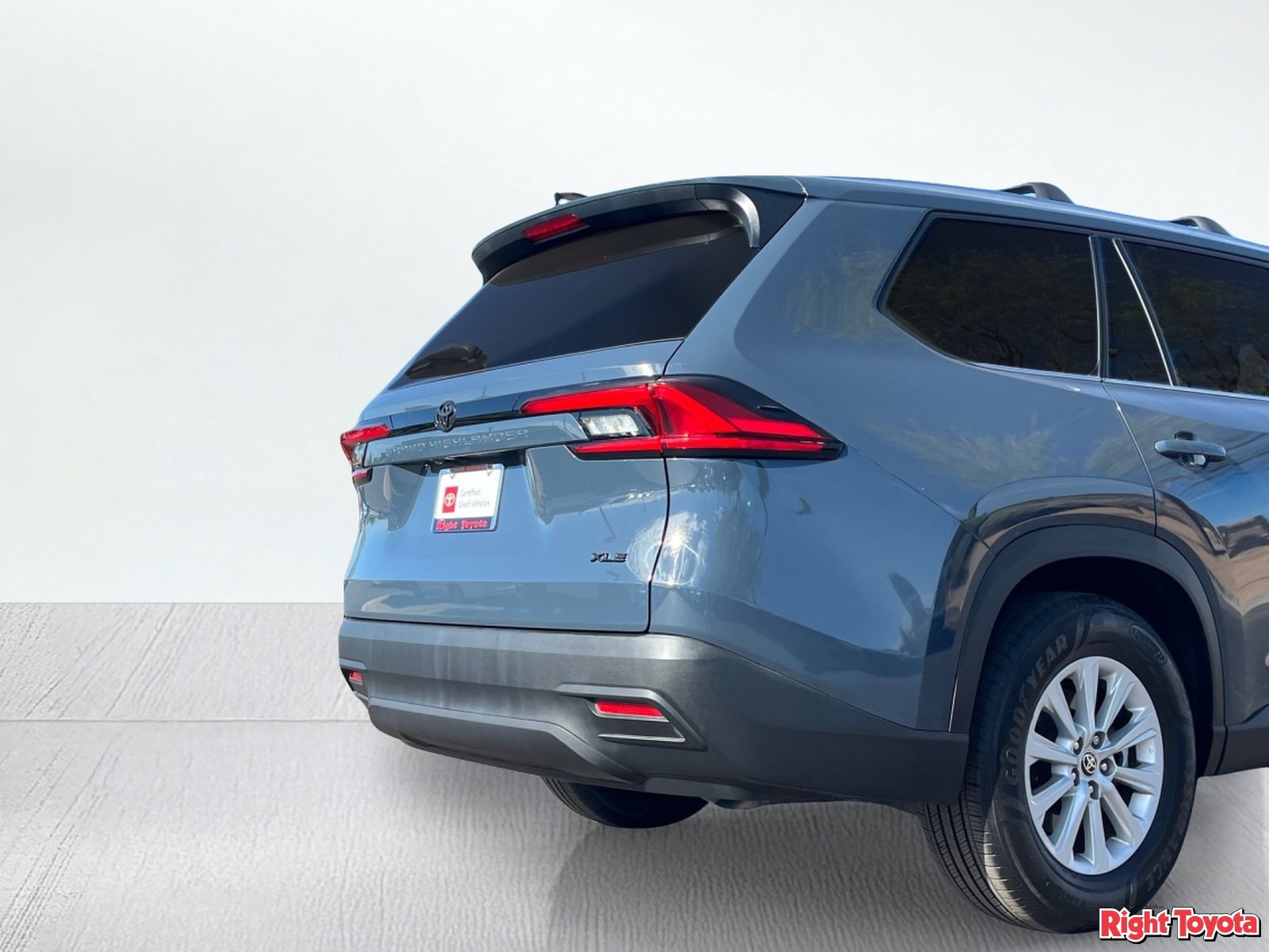 Certified 2024 Toyota Grand Highlander FWD image 12