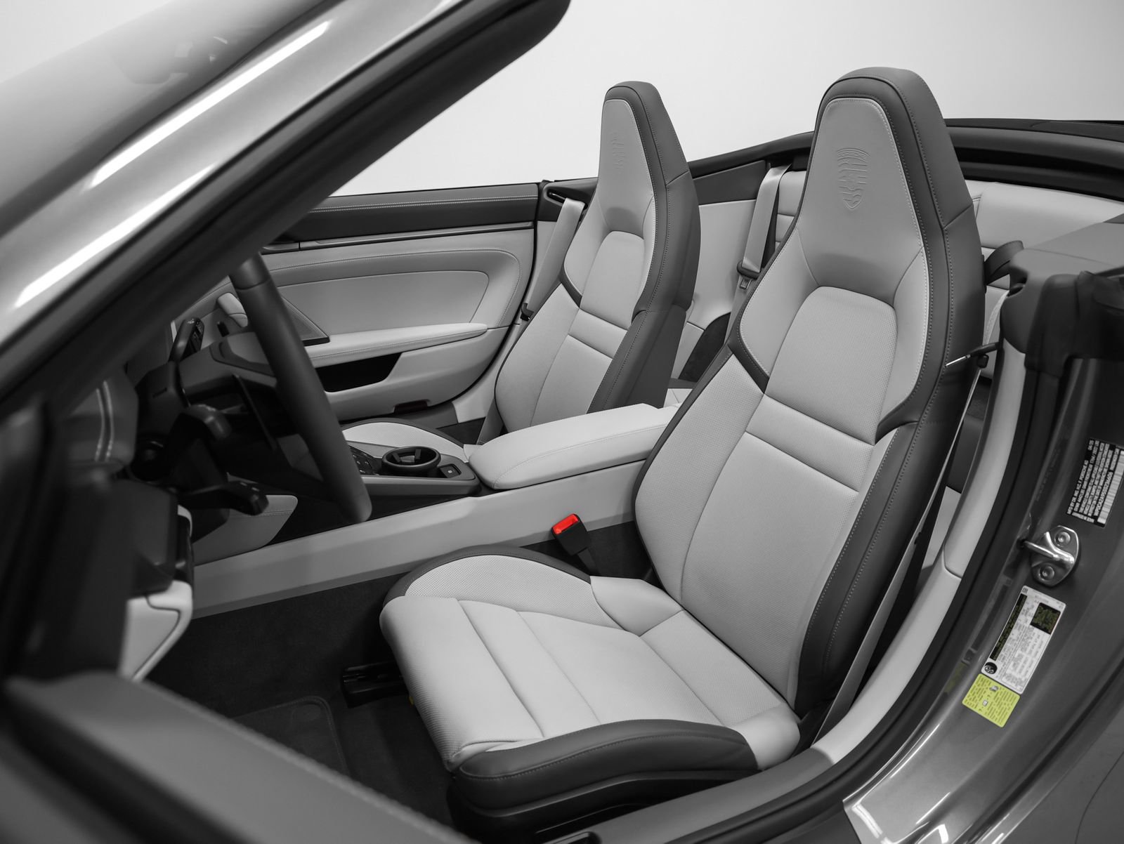 Certified 2025 Porsche 911 Carrera RWD image 5
