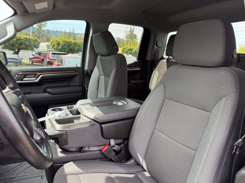 Used 2023 Chevrolet Silverado 1500 LT w/ LPO, Dark Essentials Package AWD/4WD image 15