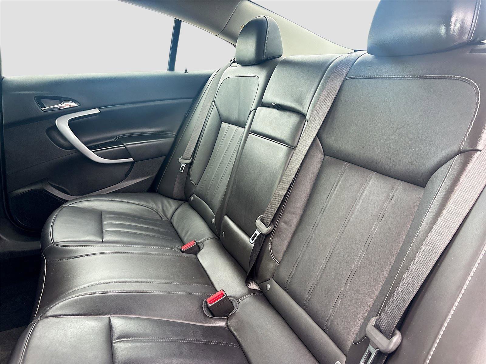 Used 2014 Buick Regal image 25