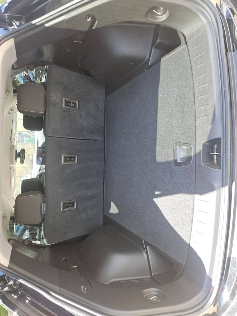 Used 2025 Chevrolet Blazer LT FWD image 24