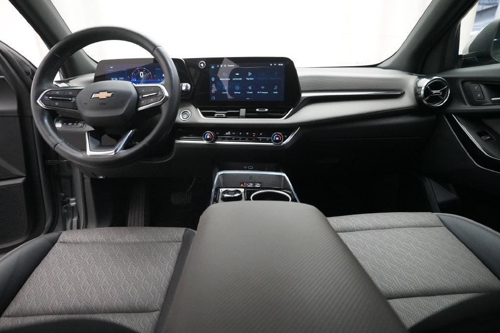 Used 2026 Chevrolet Equinox LT w/ Convenience Package II AWD/4WD image 4