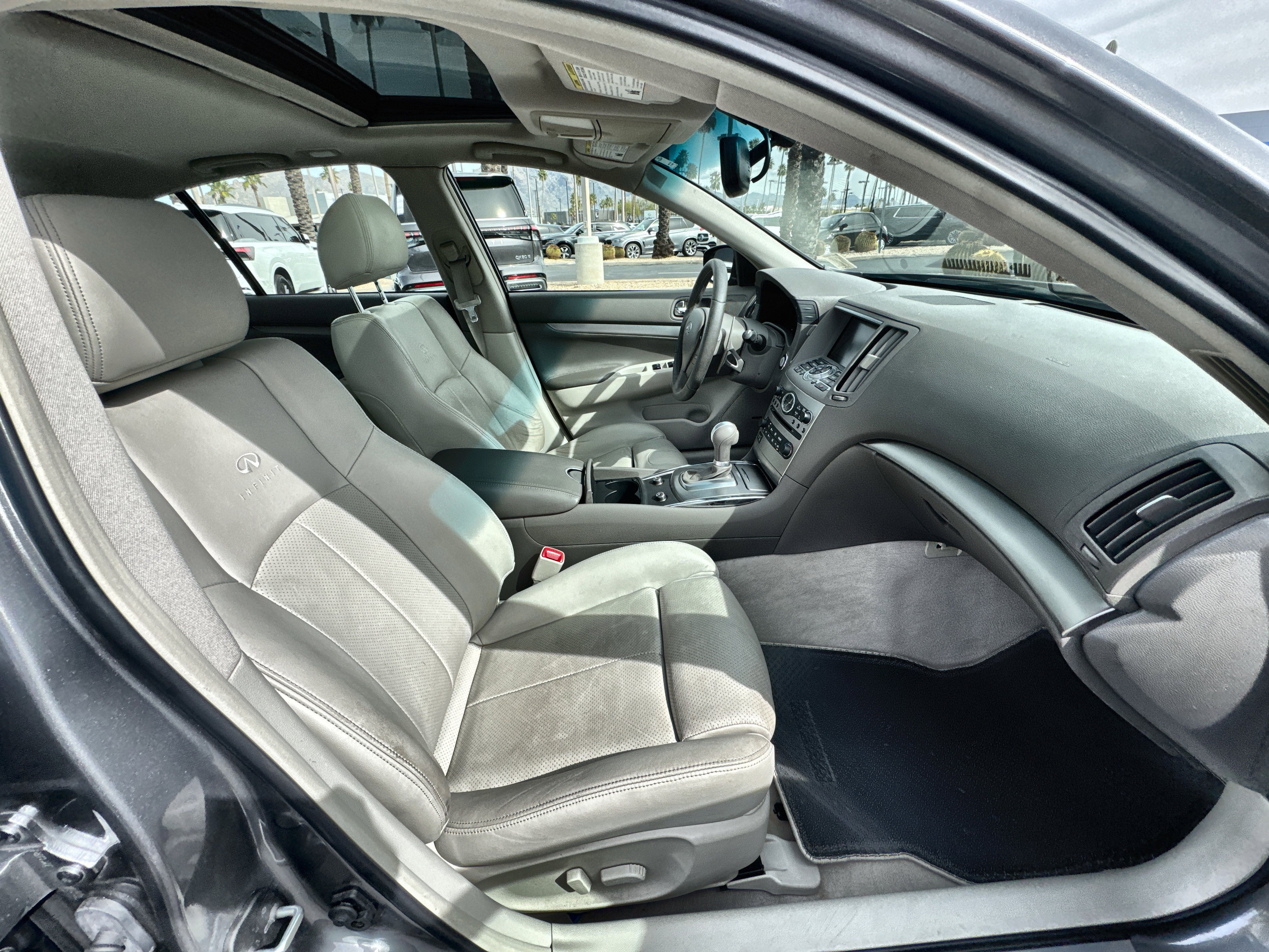 Used 2012 INFINITI G37 Journey w/ Premium Pkg image 30