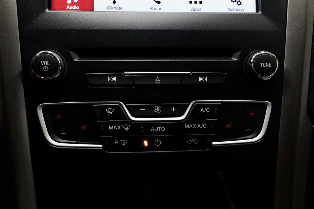 Certified 2017 Ford Fusion SE w/ Fusion SE Technology Package image 28