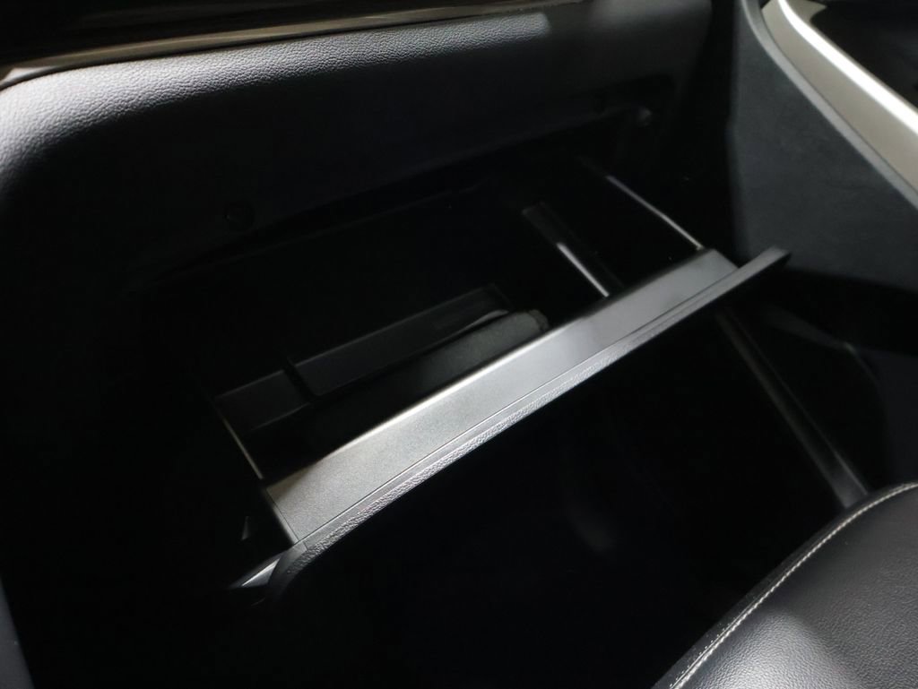 Used 2021 Ford Explorer Limited image 30