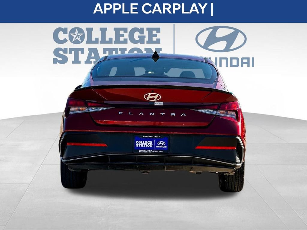 Used 2025 Hyundai Elantra Sport FWD image 9