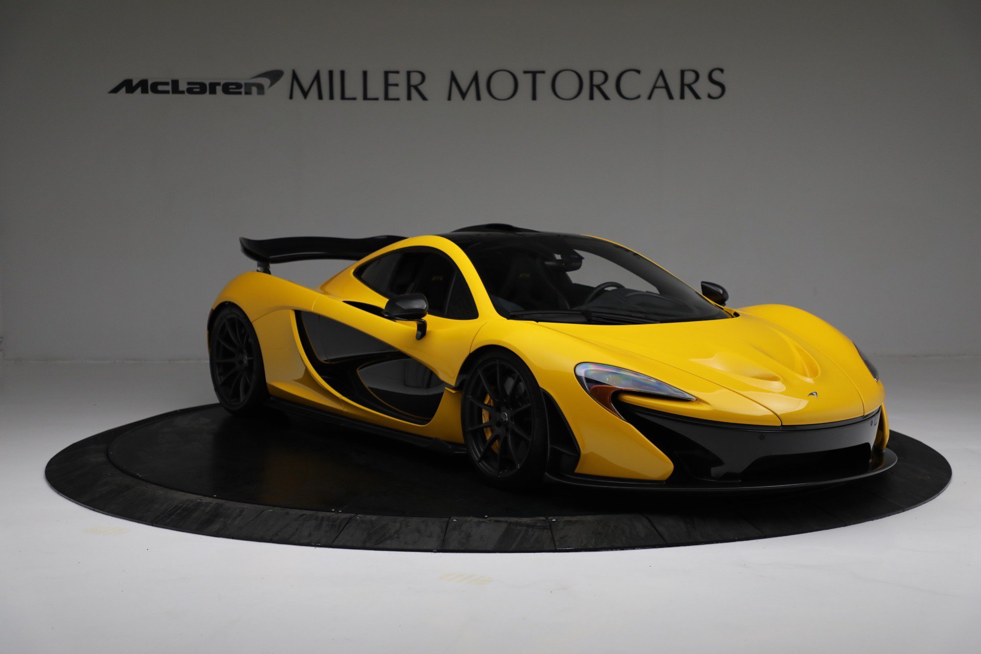 Used 2015 McLaren P1 RWD image 10