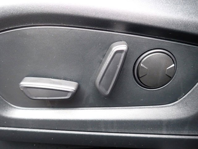 Certified 2023 Ford Explorer XLT w/ Equipment Group 202A image 23