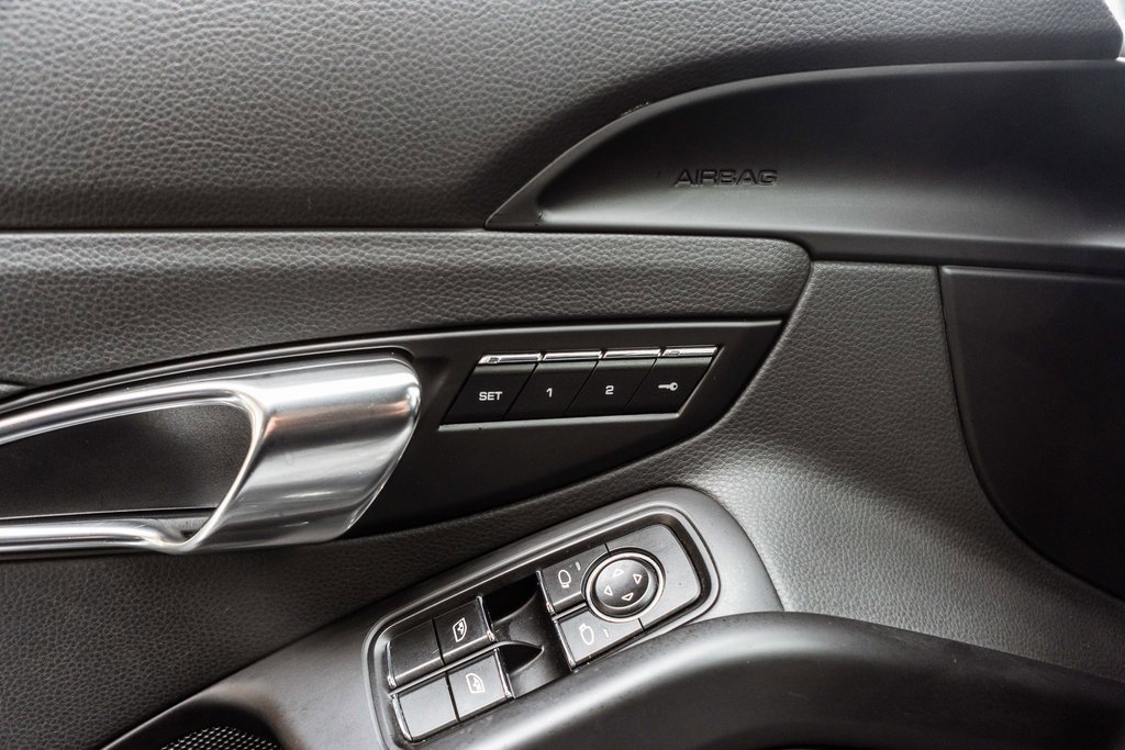 Used 2015 Porsche Cayman image 16