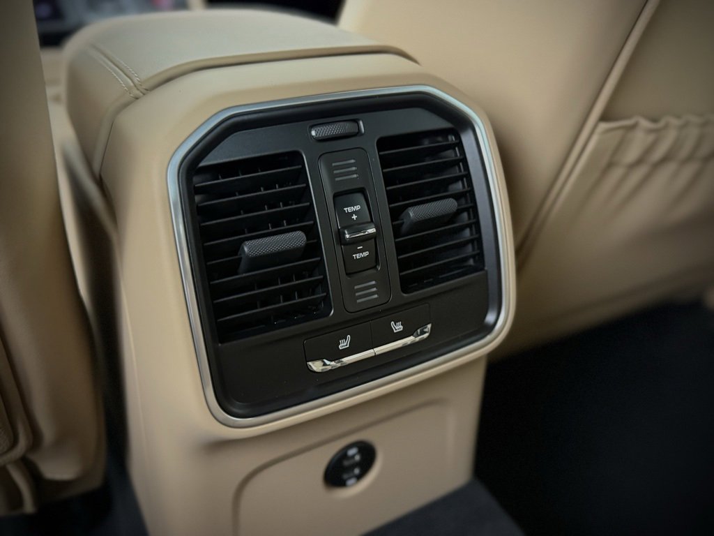 New 2025 Porsche Macan image 29