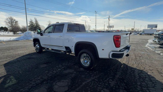 Certified 2024 Chevrolet Silverado 3500 High Country w/ Technology Package image 6