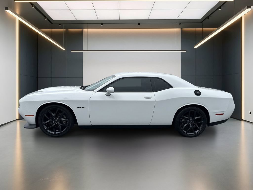 Used 2022 Dodge Challenger R/T w/ Blacktop Package RWD image 2