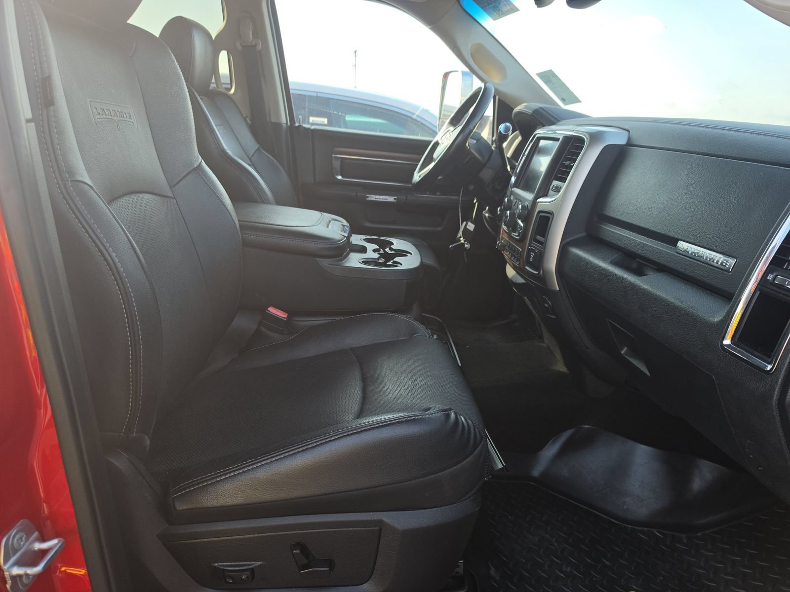 Used 2016 RAM 2500 Laramie w/ Cold Weather Group AWD/4WD image 10