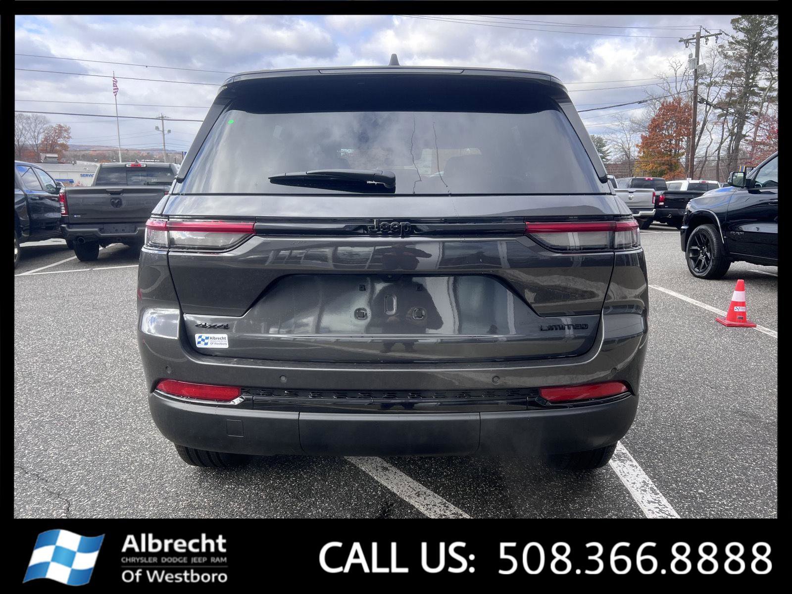 New 2025 Jeep Grand Cherokee Limited w/ Black Appearance Package image 4