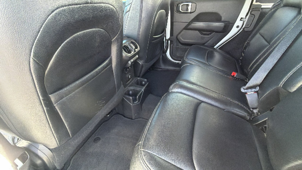 Used 2020 Jeep Wrangler Unlimited Sahara AWD/4WD image 24