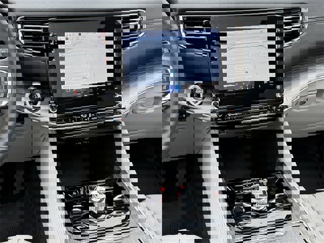 Used 2024 Jeep Wagoneer L Series III w/ Premium Group I image 16