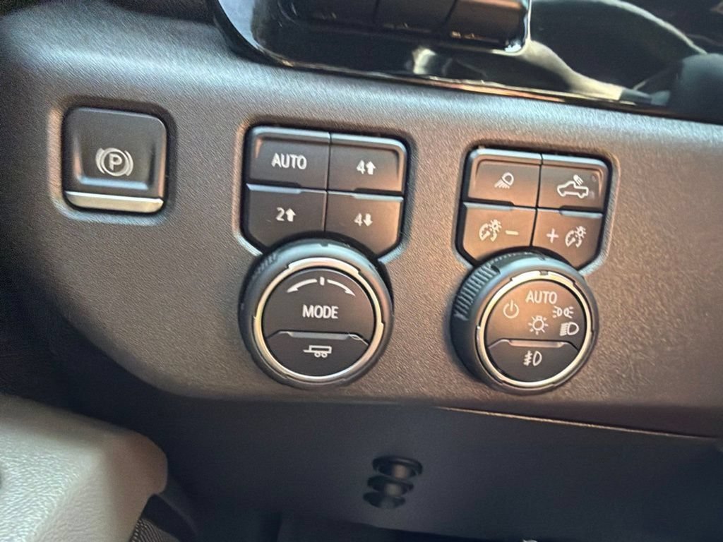 Certified 2022 Chevrolet Silverado 1500 ZR2 w/ Technology Package AWD/4WD image 22
