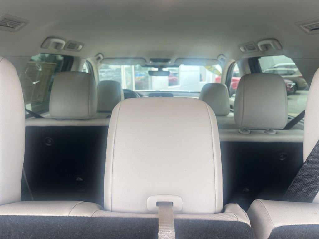 Used 2023 Nissan Pathfinder SL w/ Lighting Package (N92) image 27