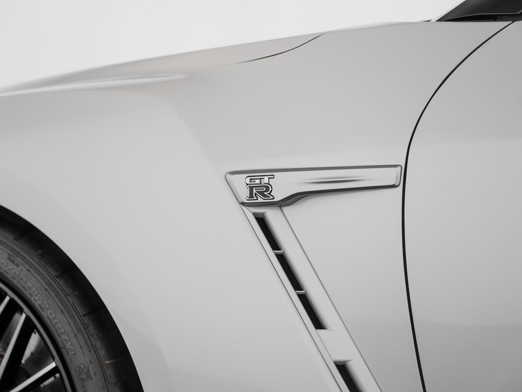 Used 2024 Nissan GT-R Premium w/ Premium Interior Package AWD/4WD image 49