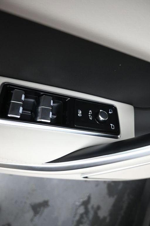 Used 2026 Jaguar F-PACE R-Dynamic S image 20