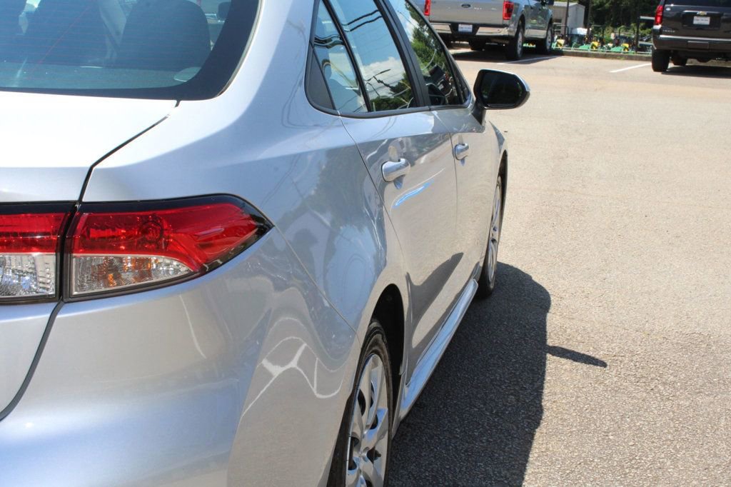 Used 2021 Toyota Corolla LE image 10