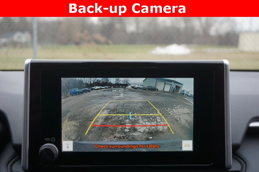 Used 2025 Toyota RAV4 SE image 7