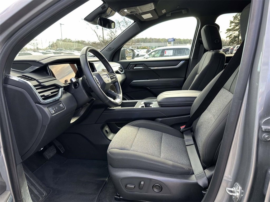 Used 2025 GMC Acadia Elevation image 16