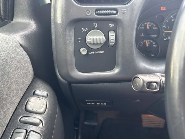 Used 2002 Chevrolet Blazer LS w/ Preferred Equipment Group RWD image 27