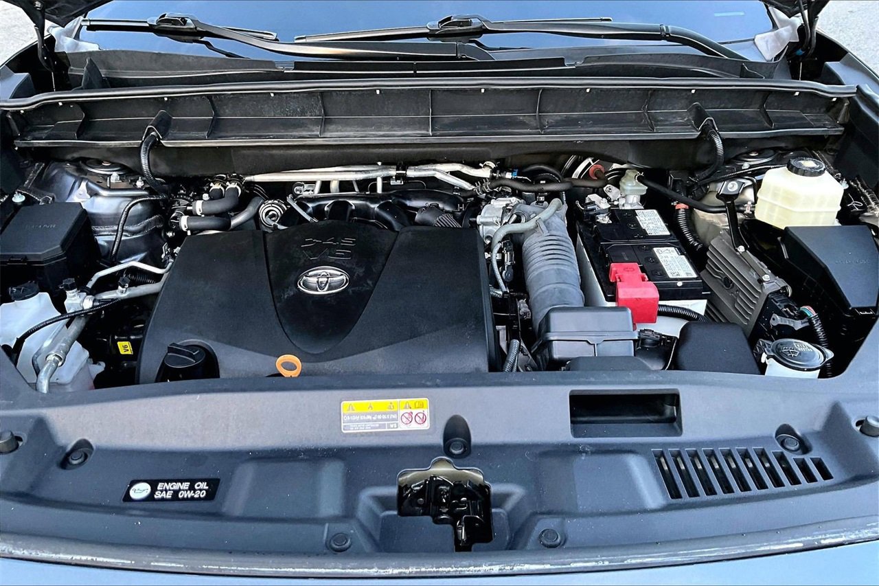 Used 2022 Toyota Highlander XLE image 37