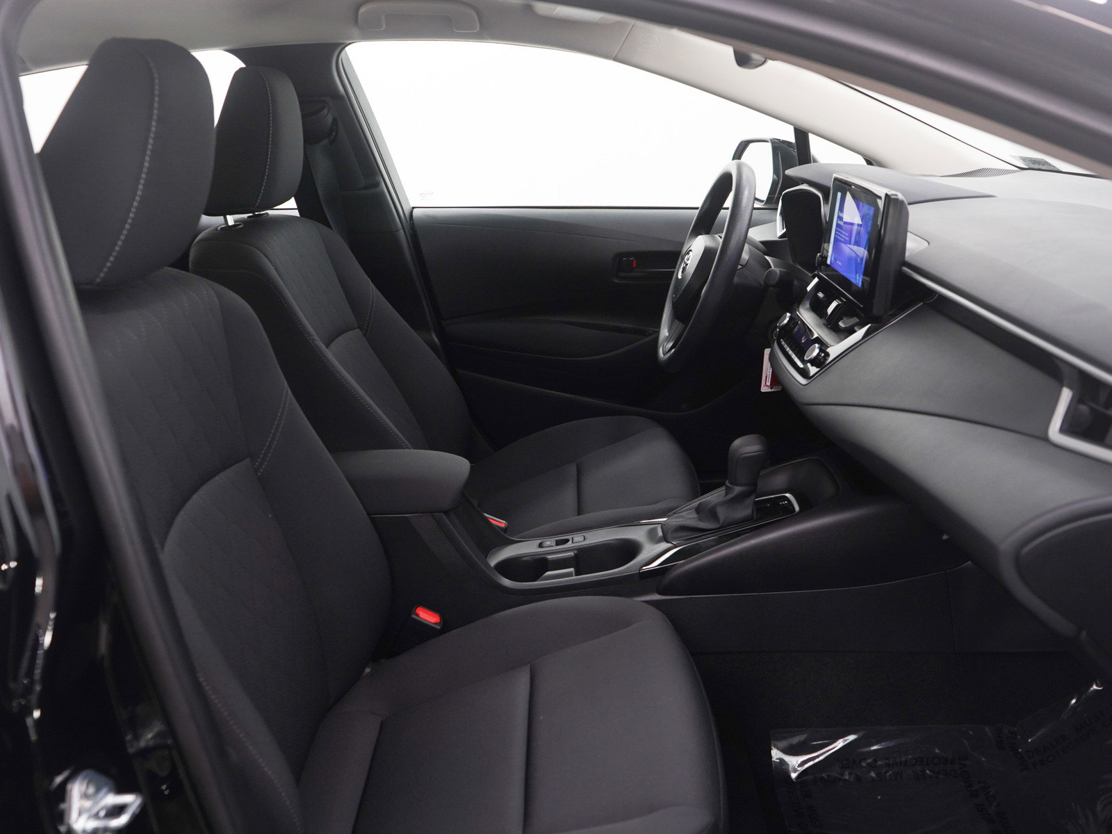 Used 2025 Toyota Corolla LE FWD image 11